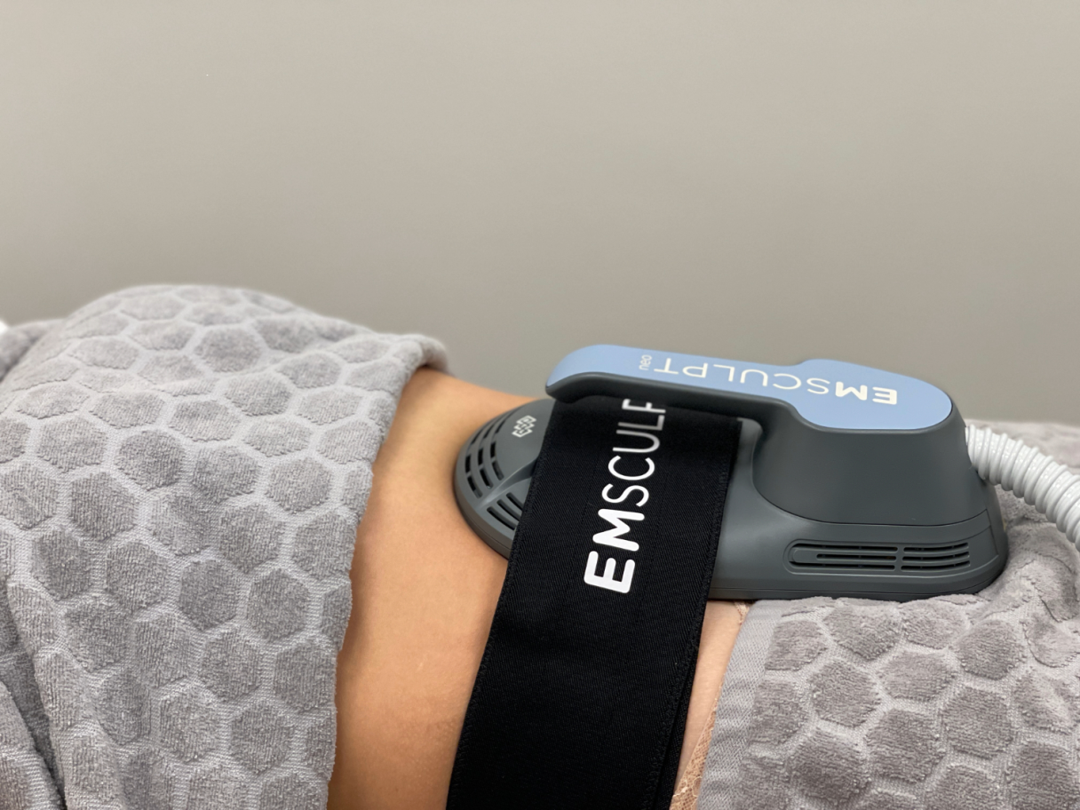 EMSculpt NEO procedūra